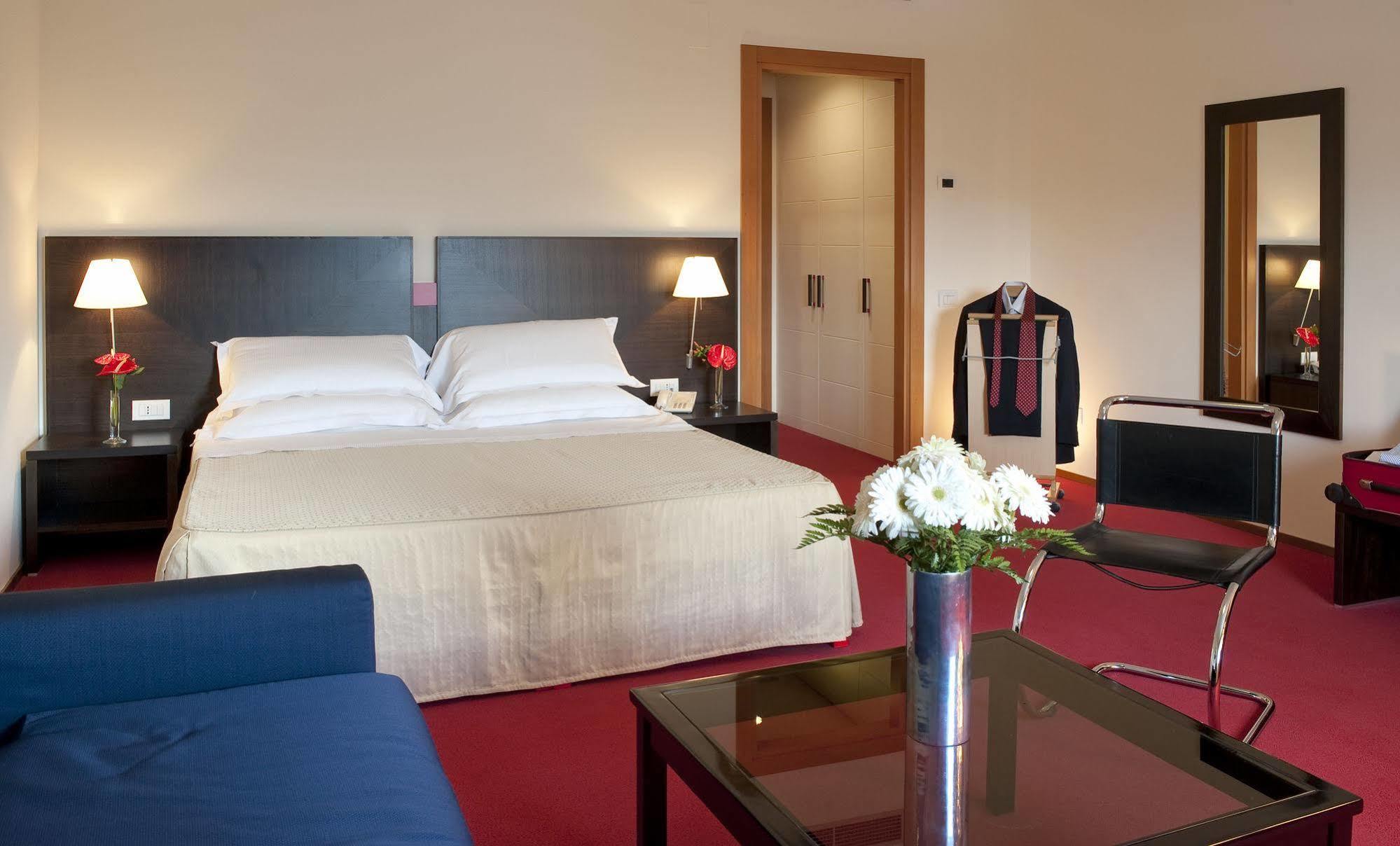 Park Hotel Centro Congressi ポテンツァ エクステリア 写真